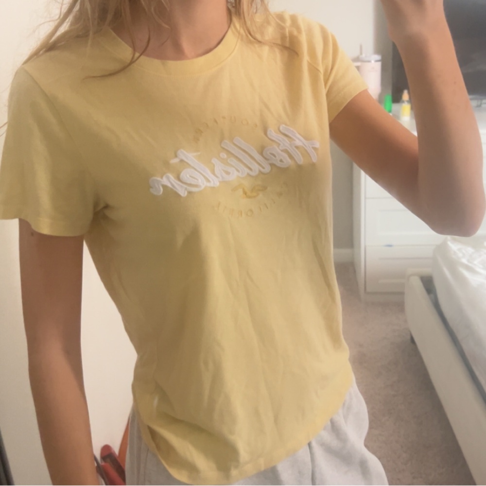 Hollister Yellow Short Sleeve Tee